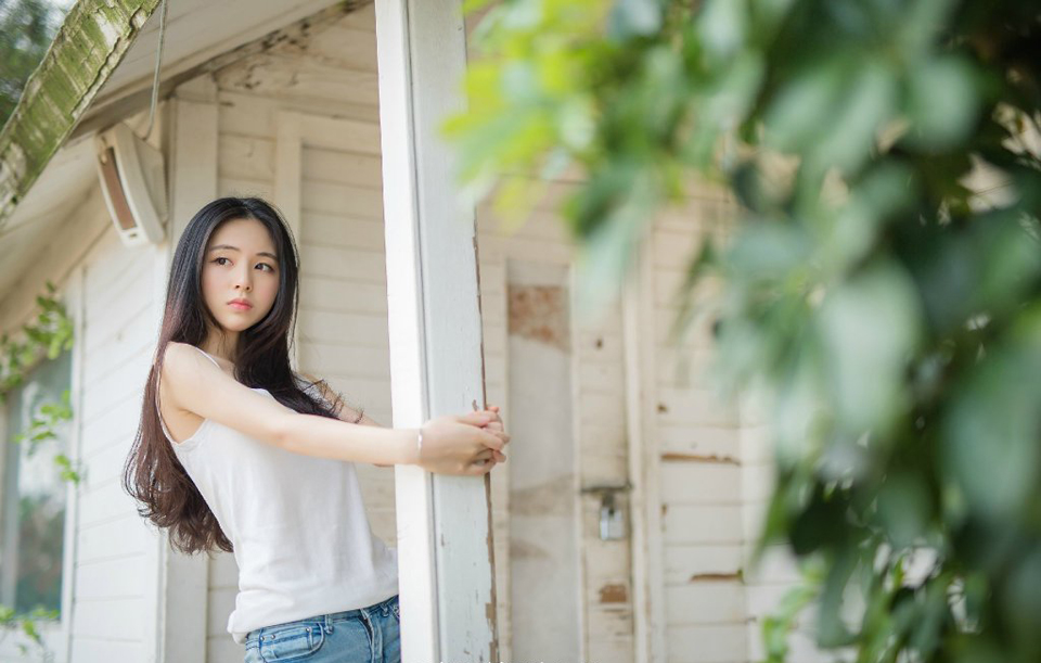 只听刘璝低沉的声音里，隐隐带着几分咆哮：“我为刘家出生入死，浴血拼杀，刘璋却在后方私通我妻子，更暗谋害我，非我不忠，奈何刘璋昏庸无道，更要绝我生路，今日回来，刘璝也没想过活着出去，将军，我刘璝今日，要反了！”